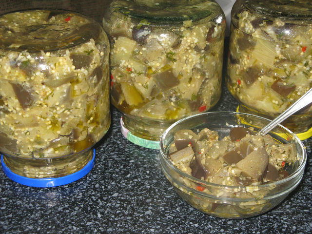 Баклажаны по-армянски получаются очень нежными и вкусными